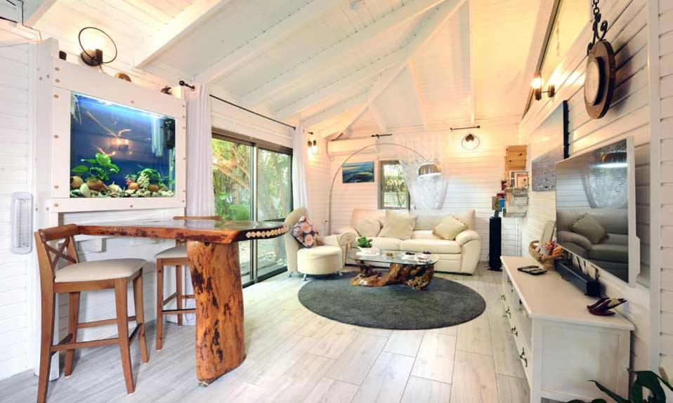 Lodge On The Sea Shave Ziyyon Exterior foto