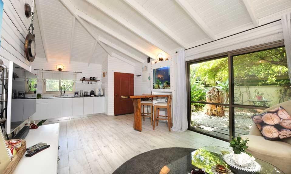 Lodge On The Sea Shave Ziyyon Exterior foto